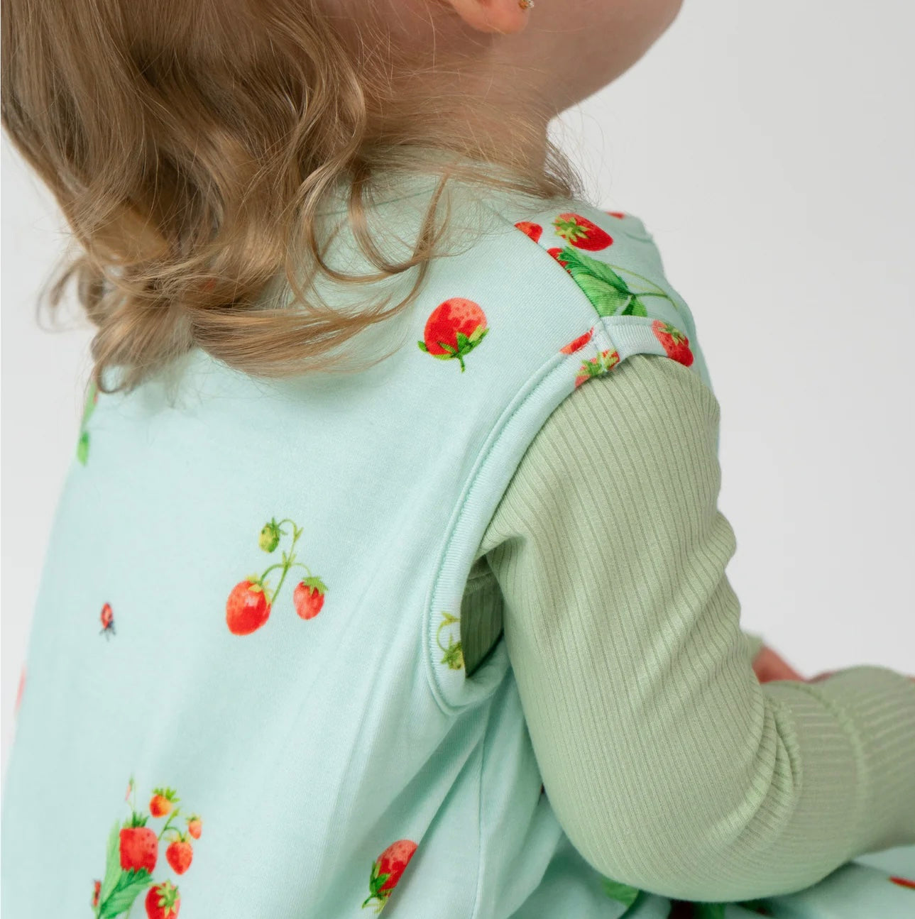 NR BELAN J | SLEEP BAG 1.0 TOG | STRAWBERRY GARDEN