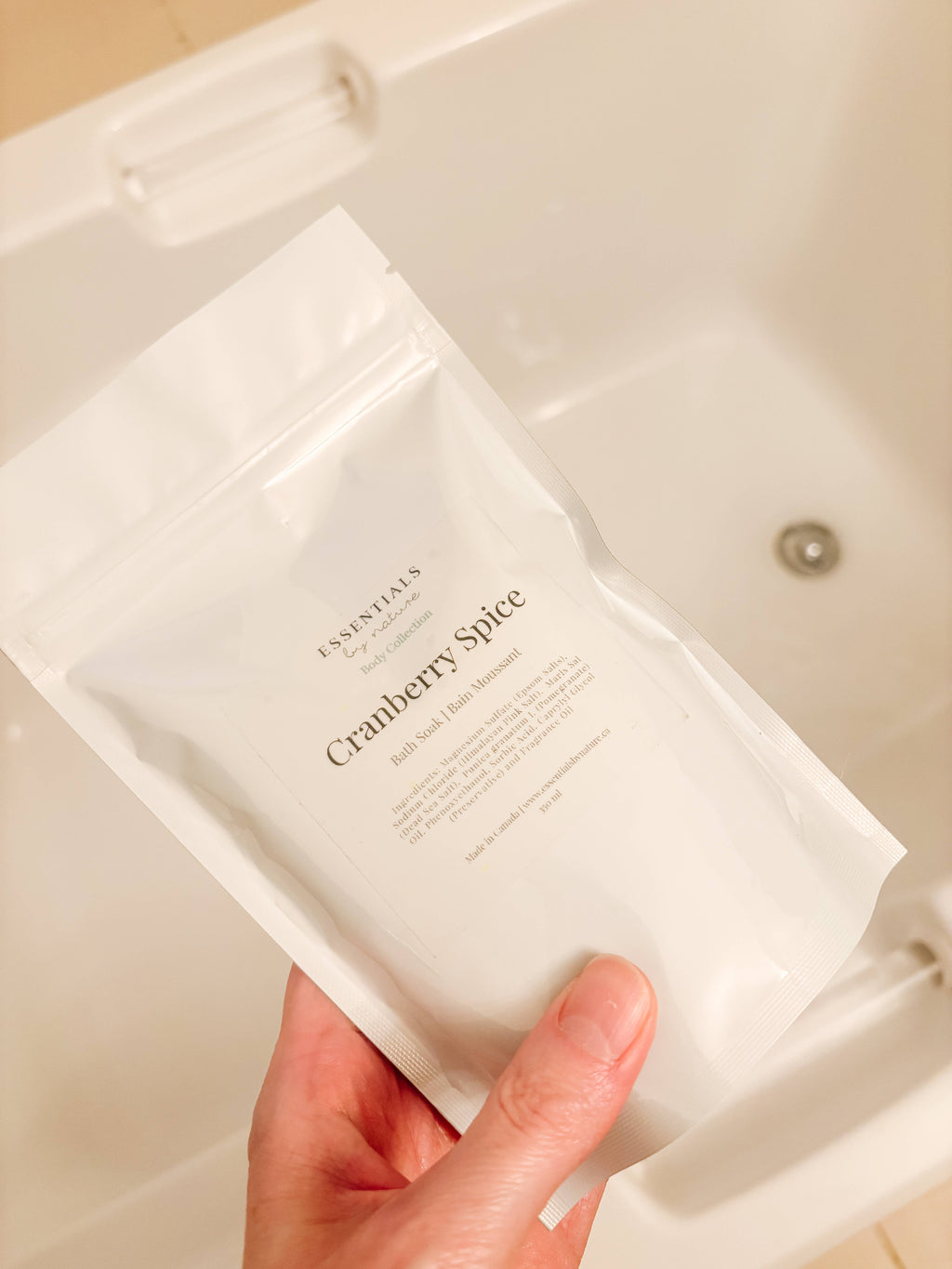 NR CRANBERRY SPICE BATH SOAK | ESSENTIALS