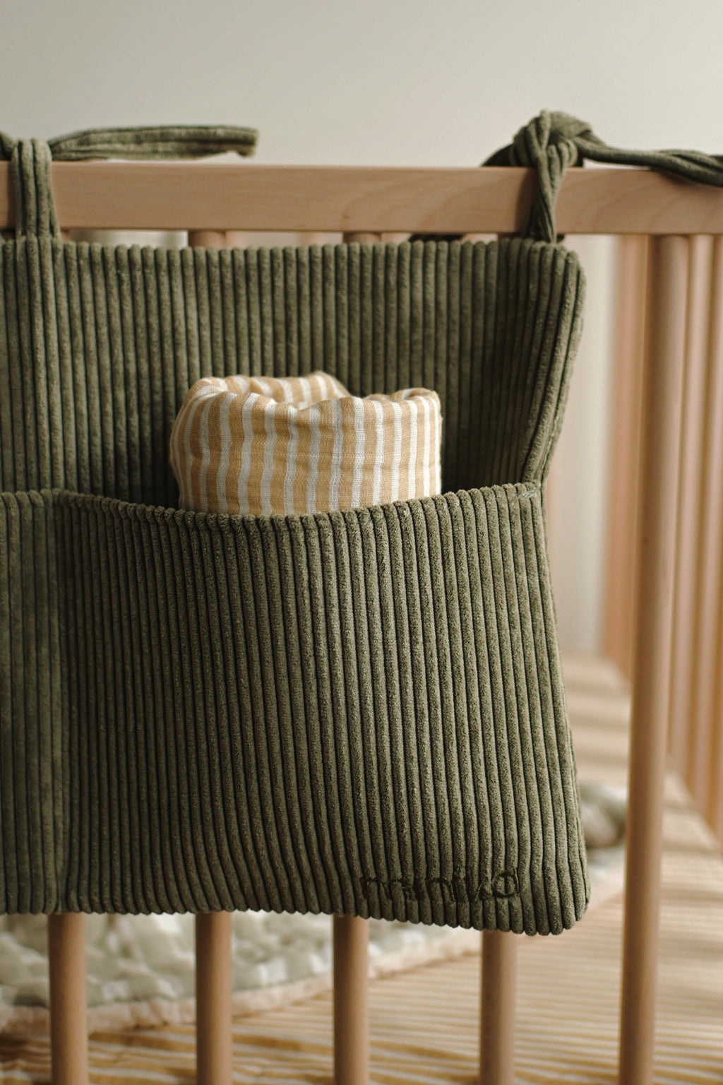 NR MINIKA CRIB ORGANIZER | LEAF