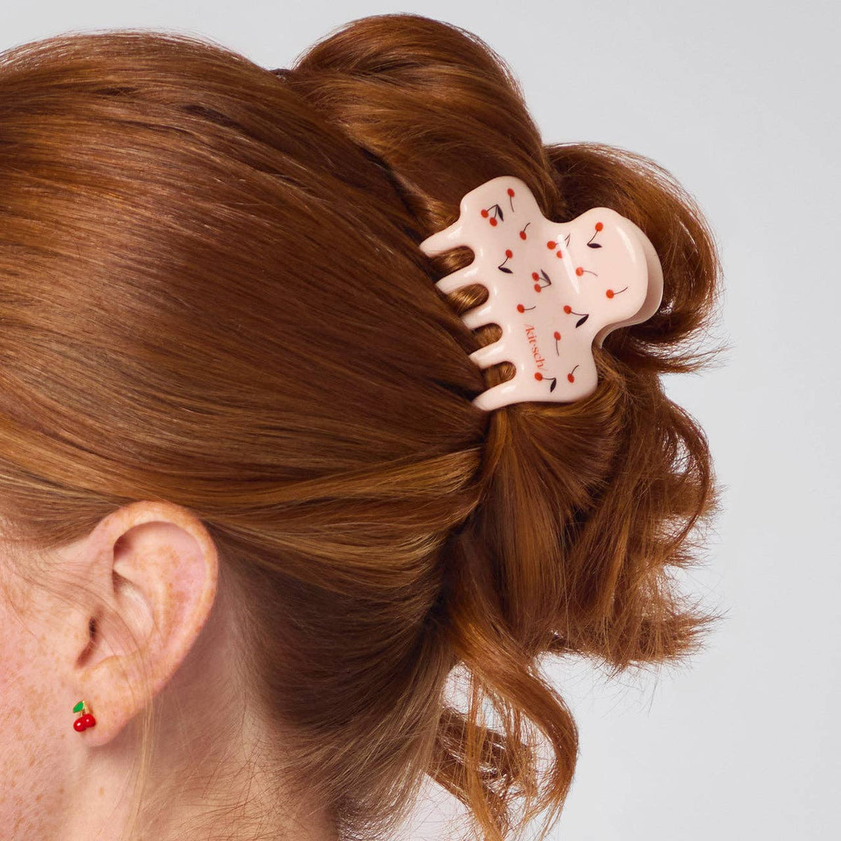 KITSCH MEDIUM CLOUD CLAWCLIP | CHERRY