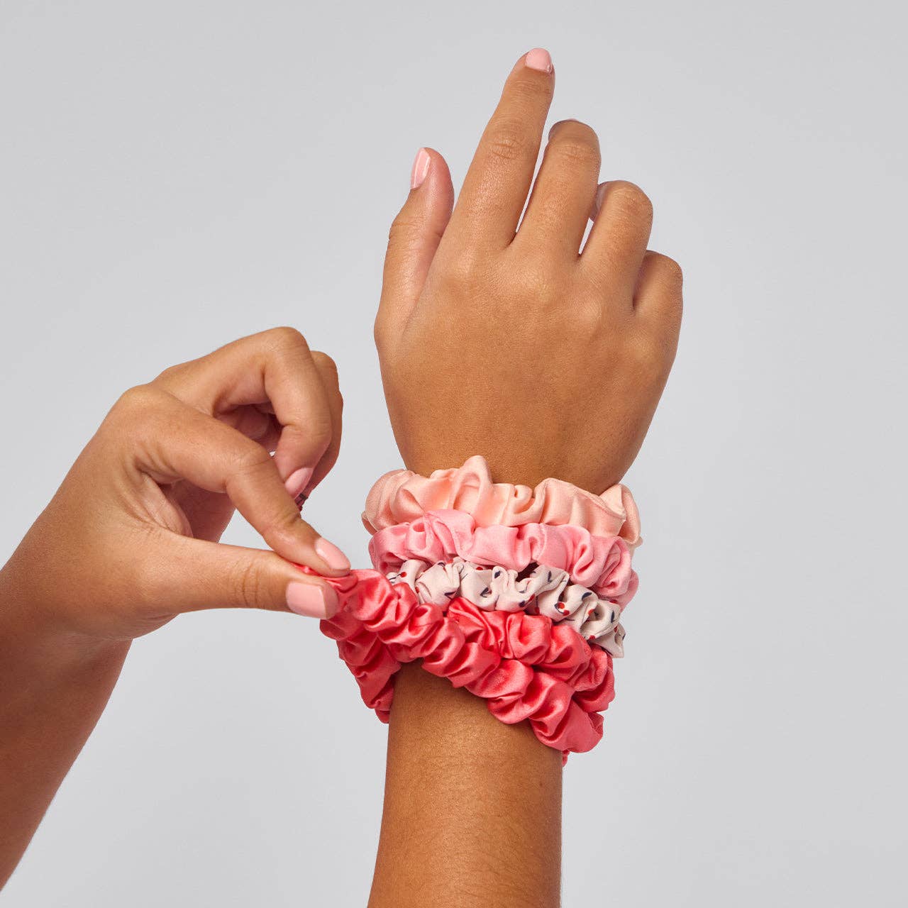 NR KITSCH SATIN SCRUNCHIES 5pc | CHERRY BLOSSUM