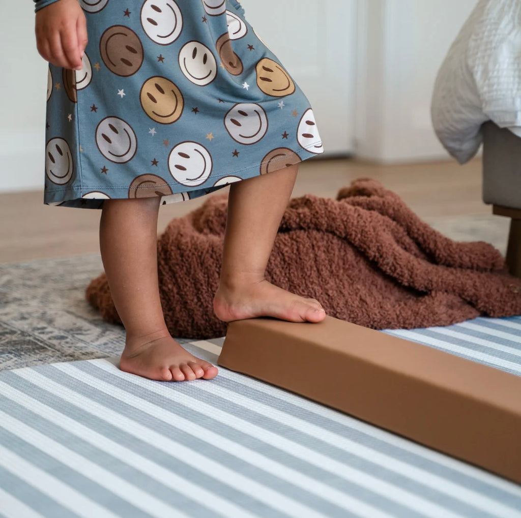 NR PIP + PHEE BAMBOO DRESS | BROWN SMILEYS LE