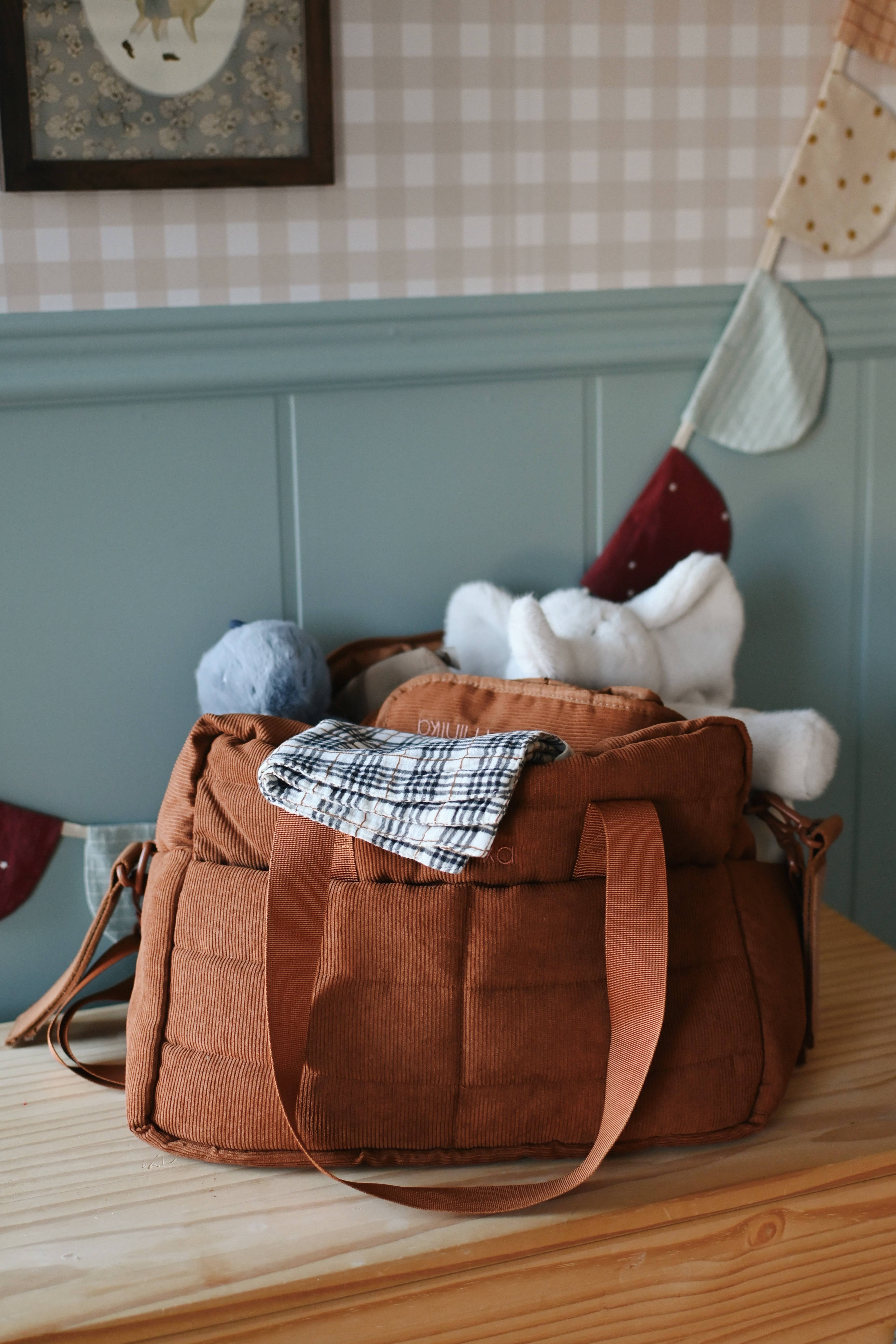 NR MINIKA DIAPER BAG | CORDUROY RUST