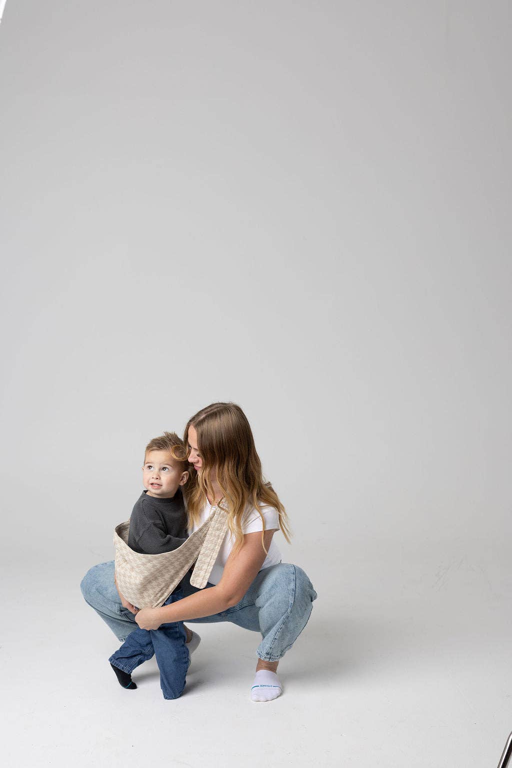 NR MABE MONARCH TODDLER  SLING | HOUNDSTOOTH