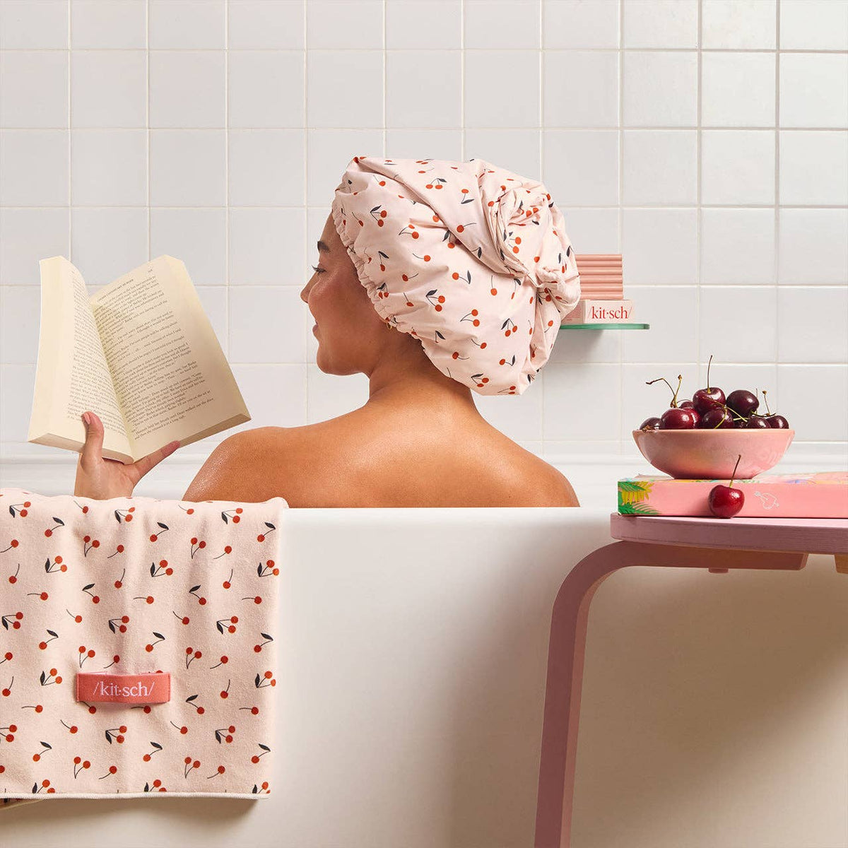 NR KITSCH SATIN LINED FLEXI SHOWER CAP CHERRY