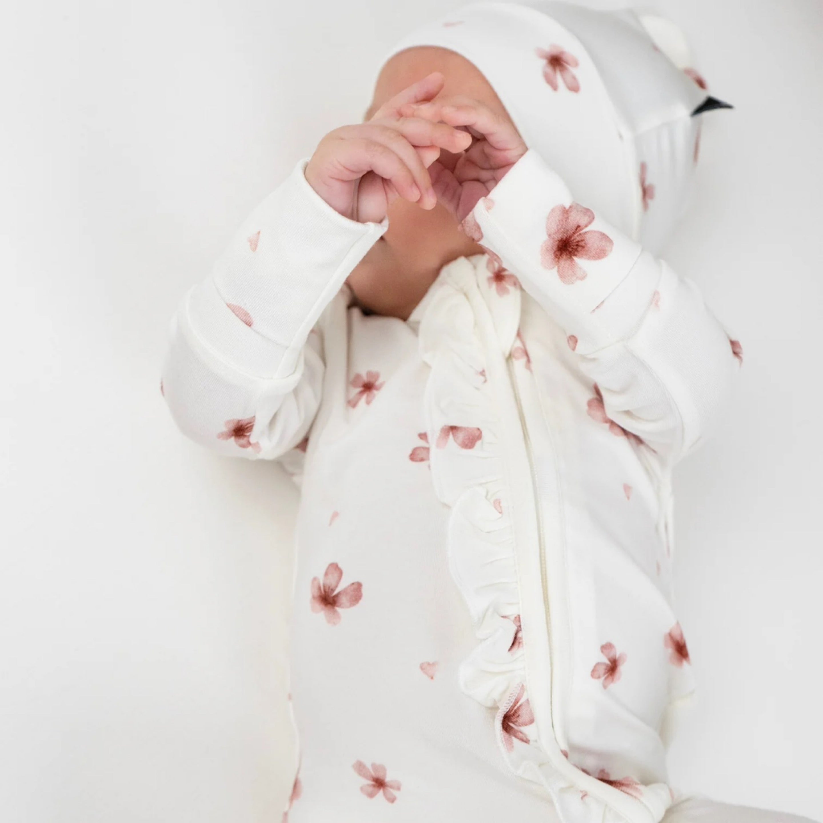 NR PREEMIE | BELAN J FOOTED SLEEPER | RUFFLED PETALS