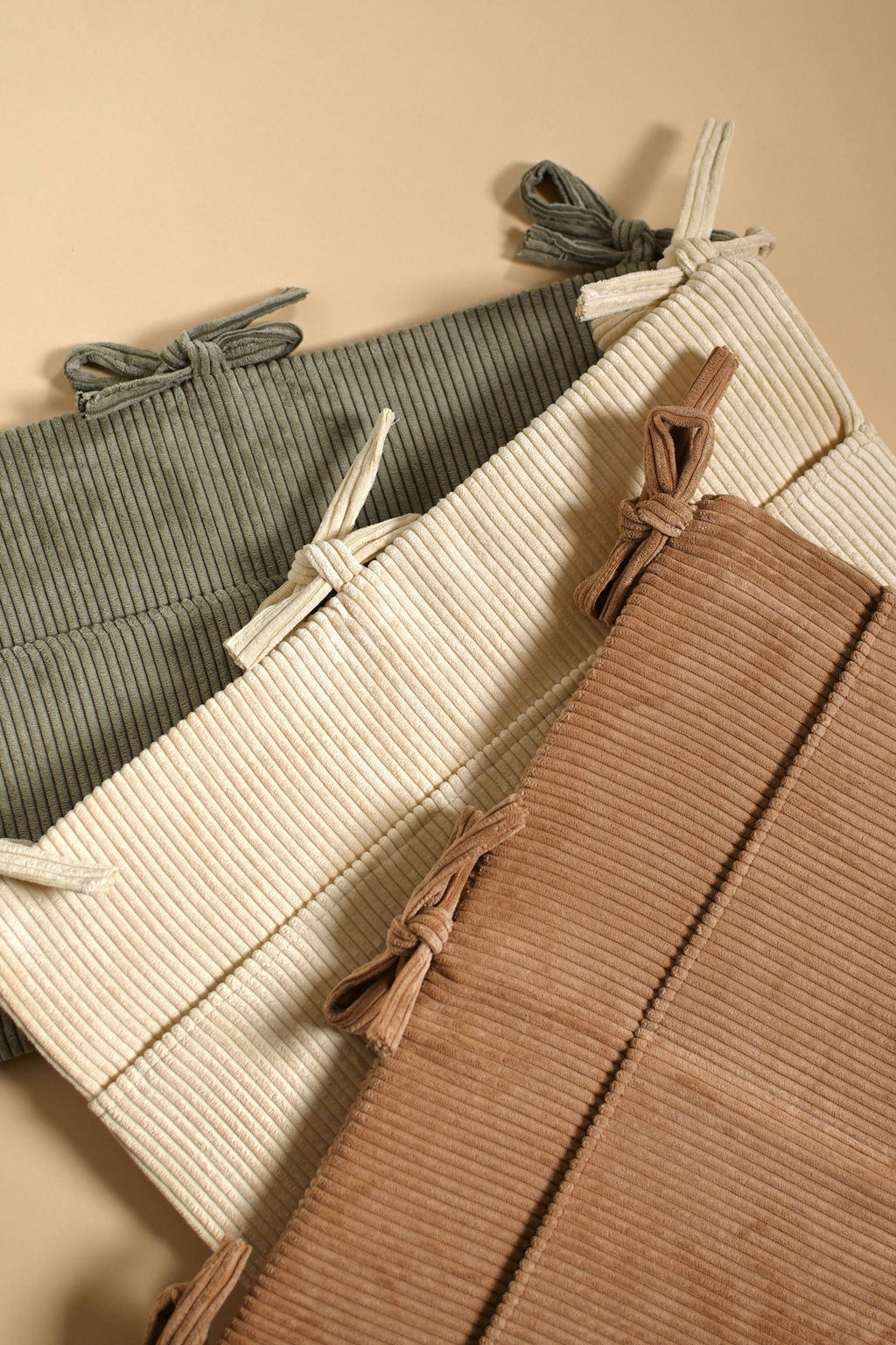 NR MINIKA CRIB ORGANIZER | CREAM