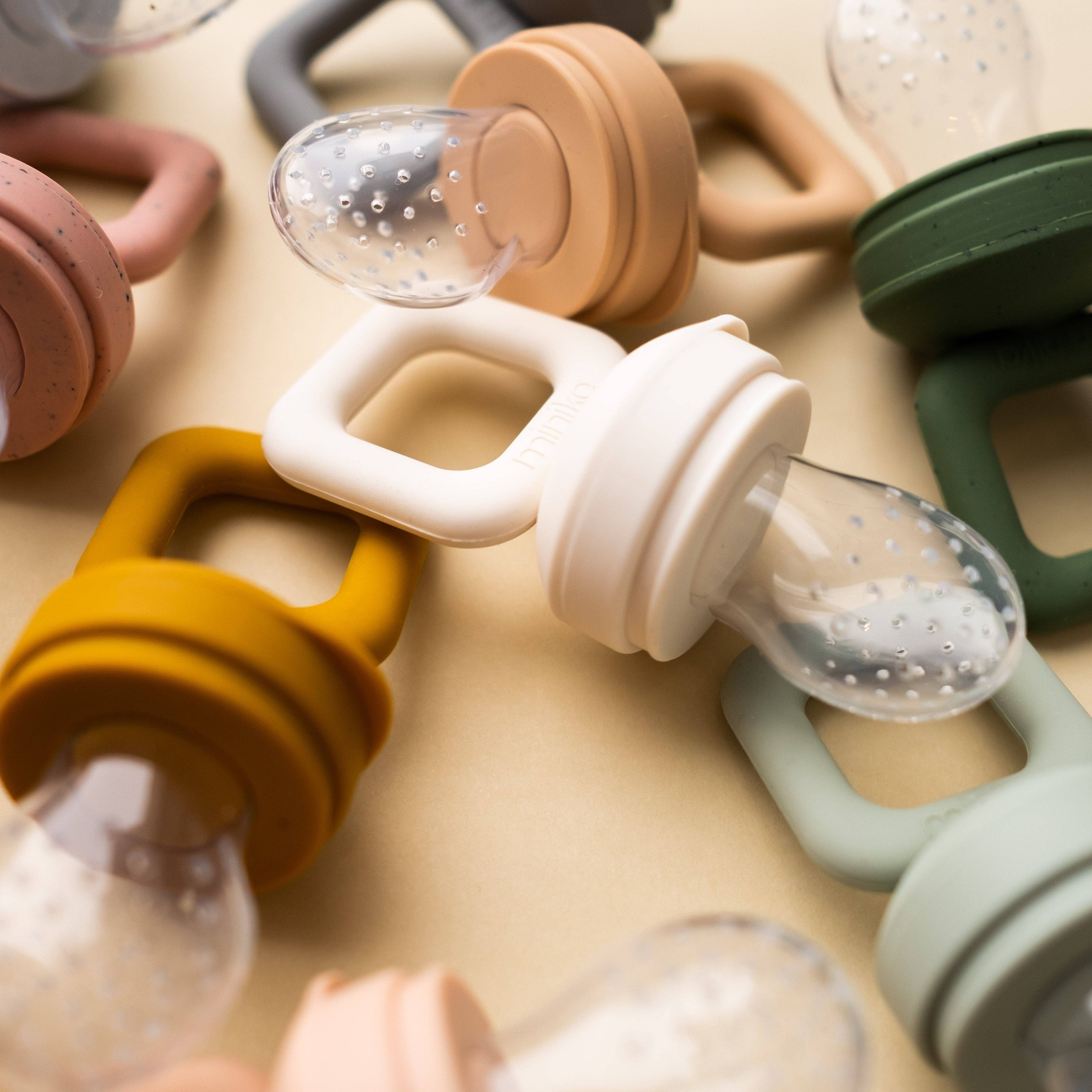 NR SILICONE FEEDER TEETHER | SAGE MINIKA