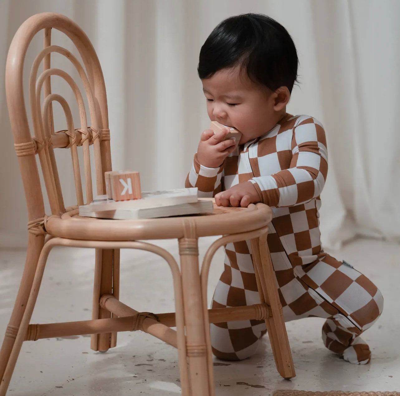 NR PIP + PHEE CARAMEL CHECK SLEEPER
