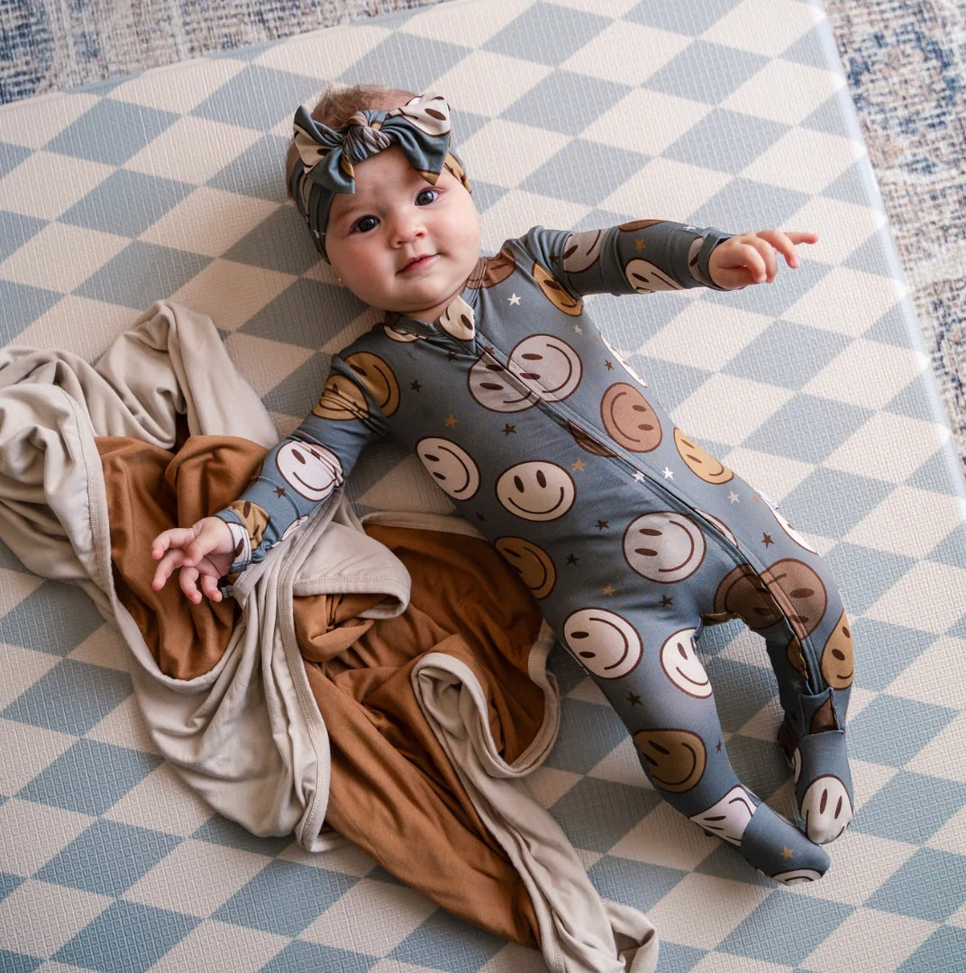 NR PIP + PHEE BAMBOO FOOTED SLEEPER | BROWN SMILEY