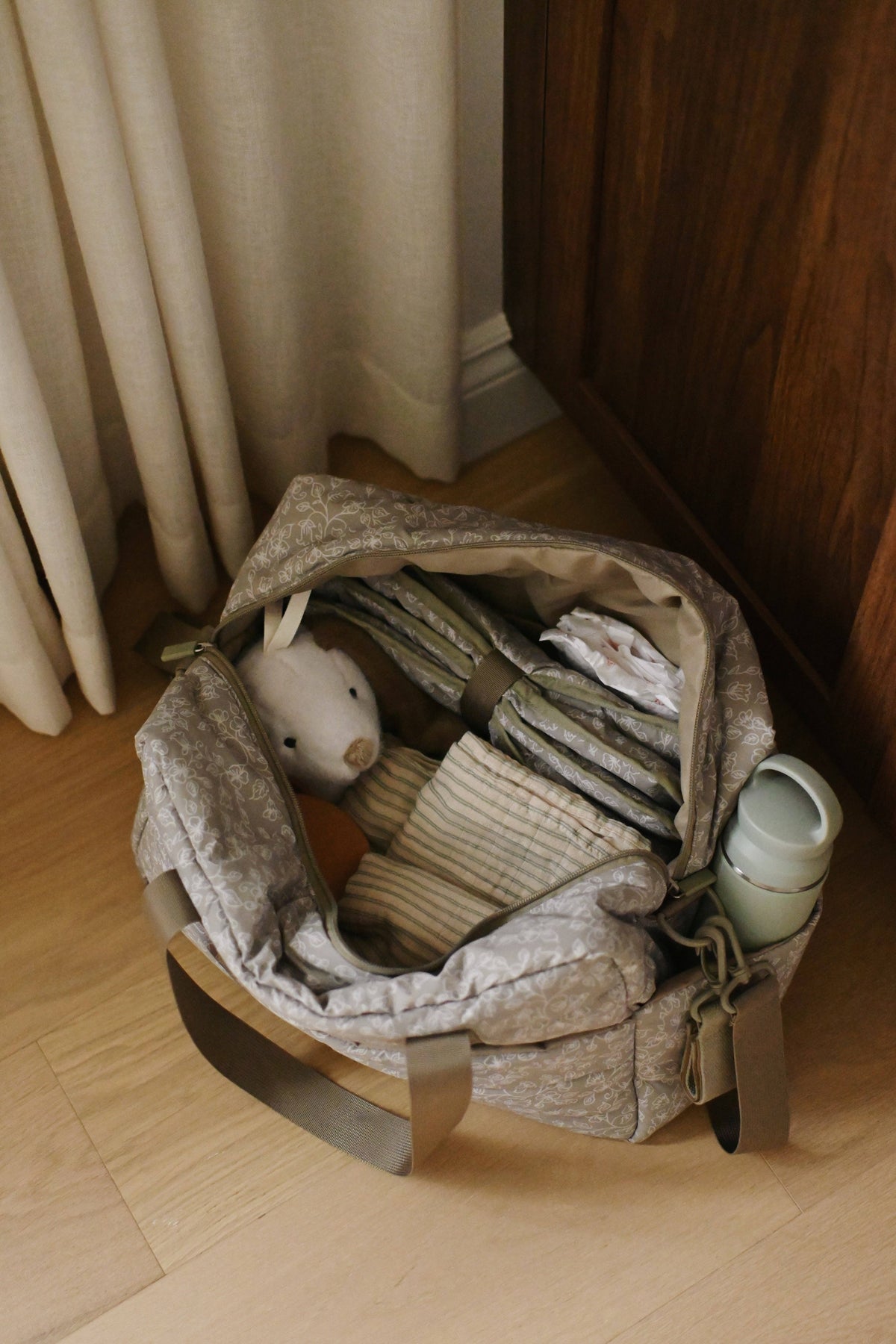 NR MINIKA DIAPER BAG | FLOWERS