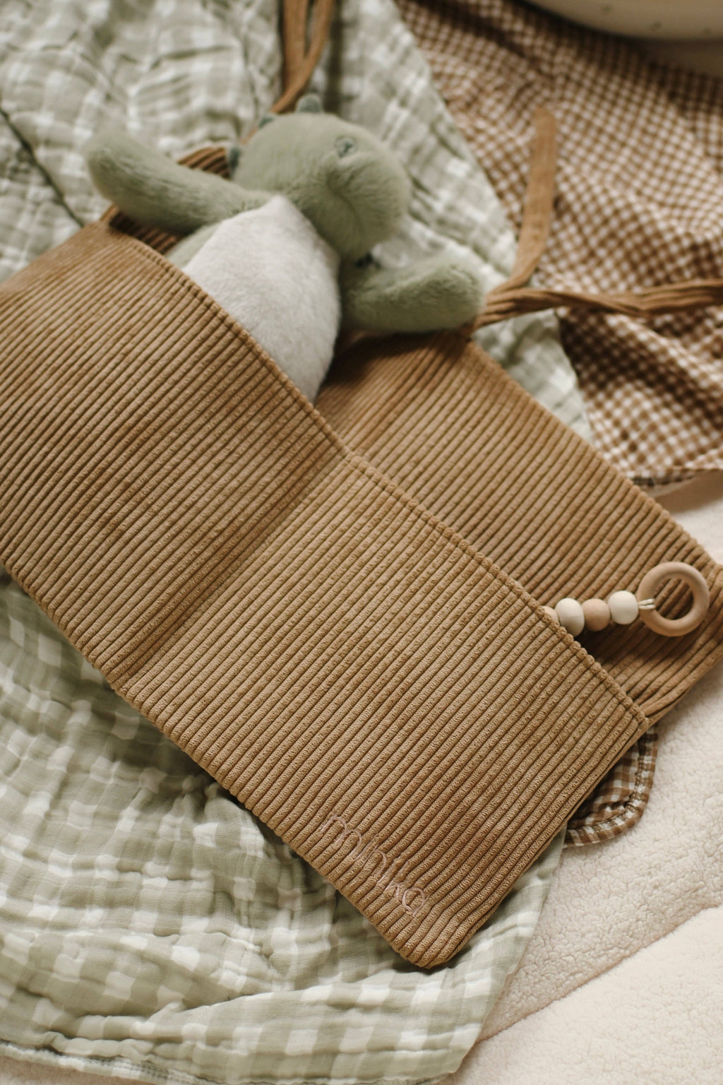 NR MINIKA CRIB ORGANIZER | ALMOND
