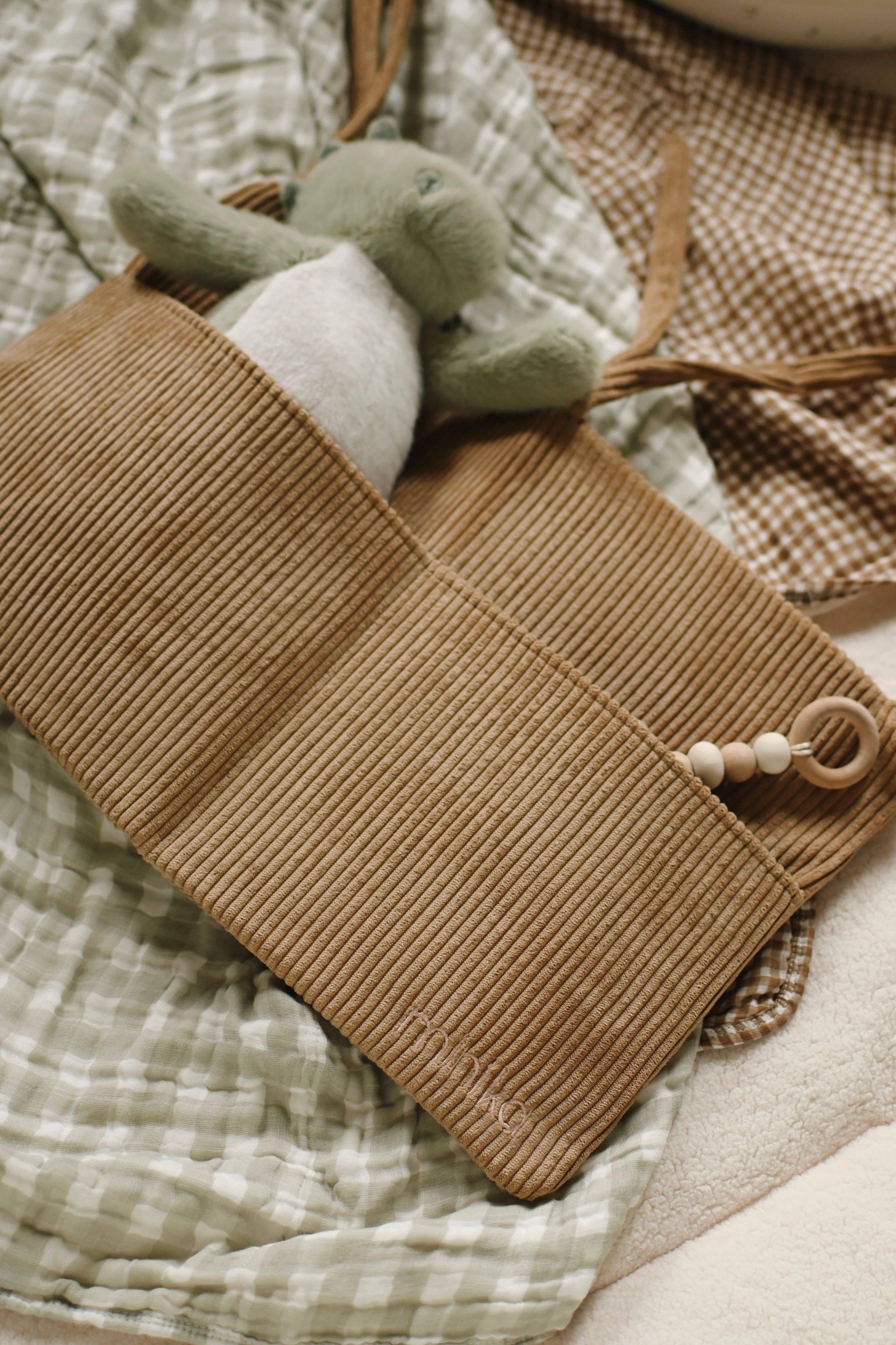 NR MINIKA CRIB ORGANIZER | ALMOND