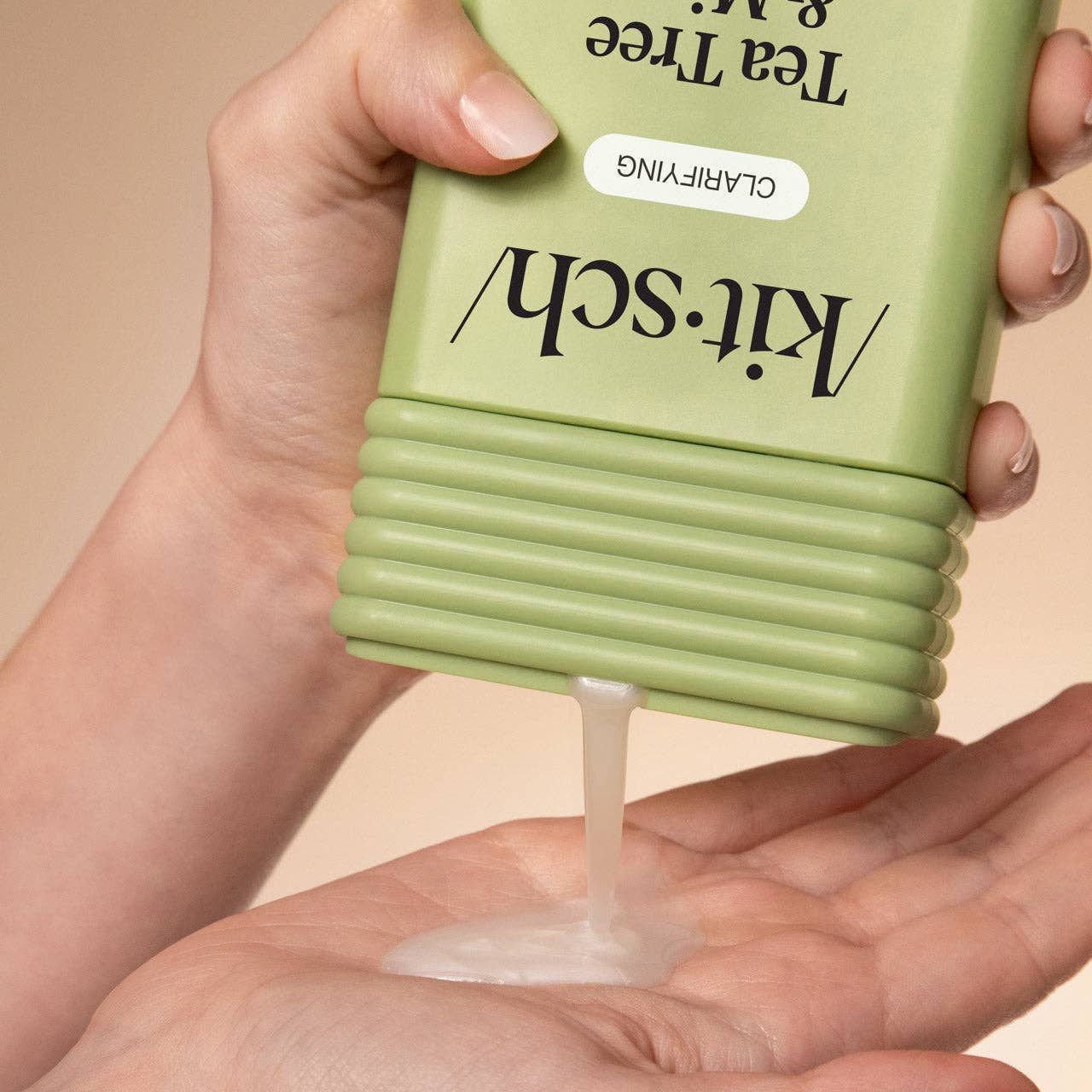 NR KITSCH CLAROFYING TEA TREE & MINT SHAMPOO